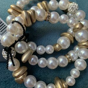 Sak’s Fifth Avenue Gold & Pearl Bracelet